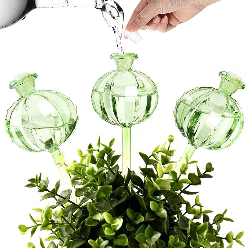 نظام ري آلي للنباتات على شكل م - مراجعة Automatic Plant Waterer وسعره